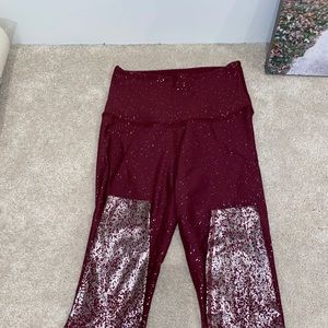 Beyond Yoga Ombré shine leggings. Size medium.